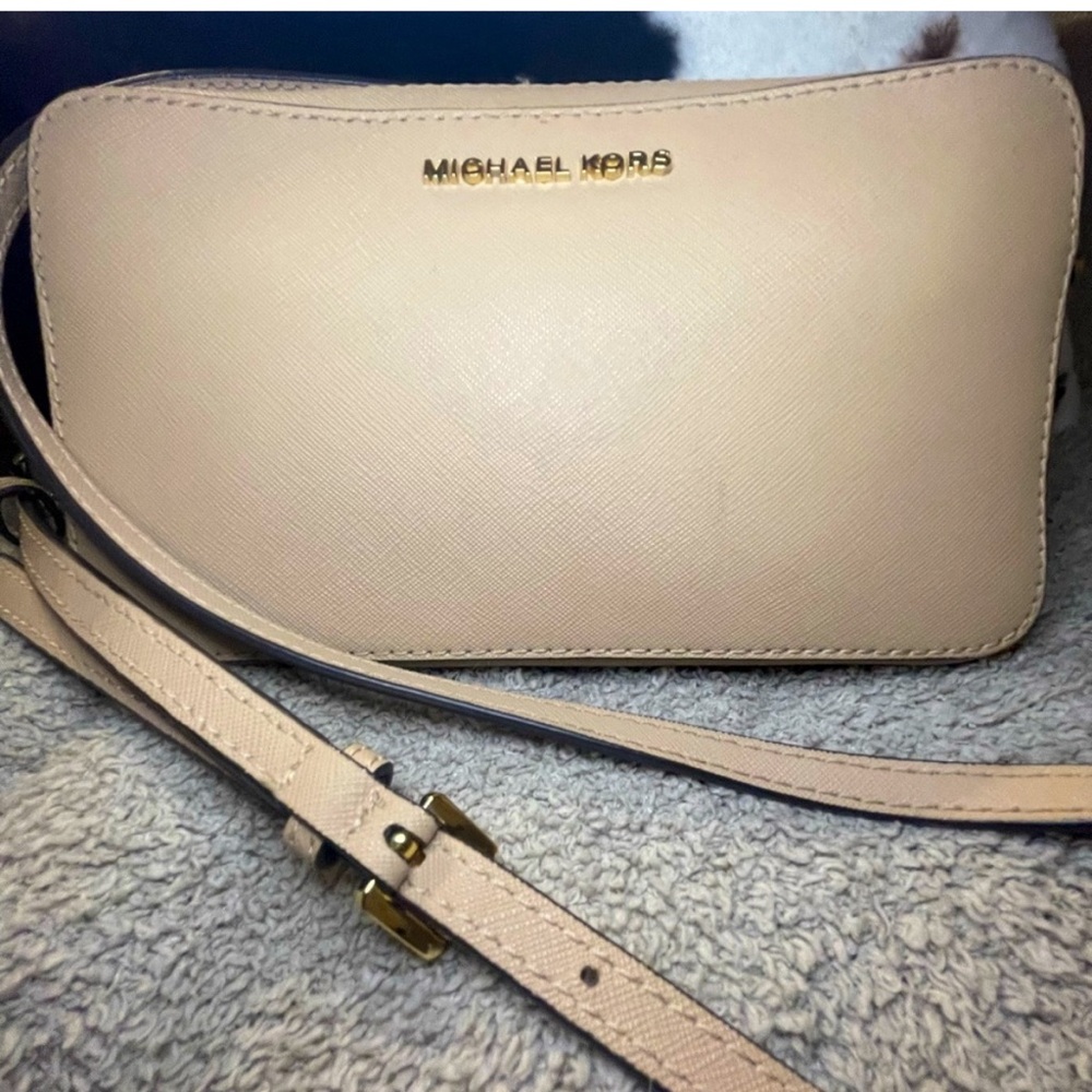 Michael Kors Jet Set Saffiano Leather Crossbody Bag - light tan nude